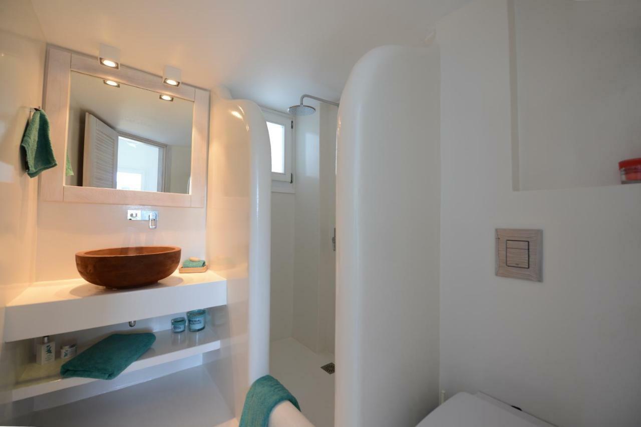 Luxury White Maisonette Villa Kalafatis