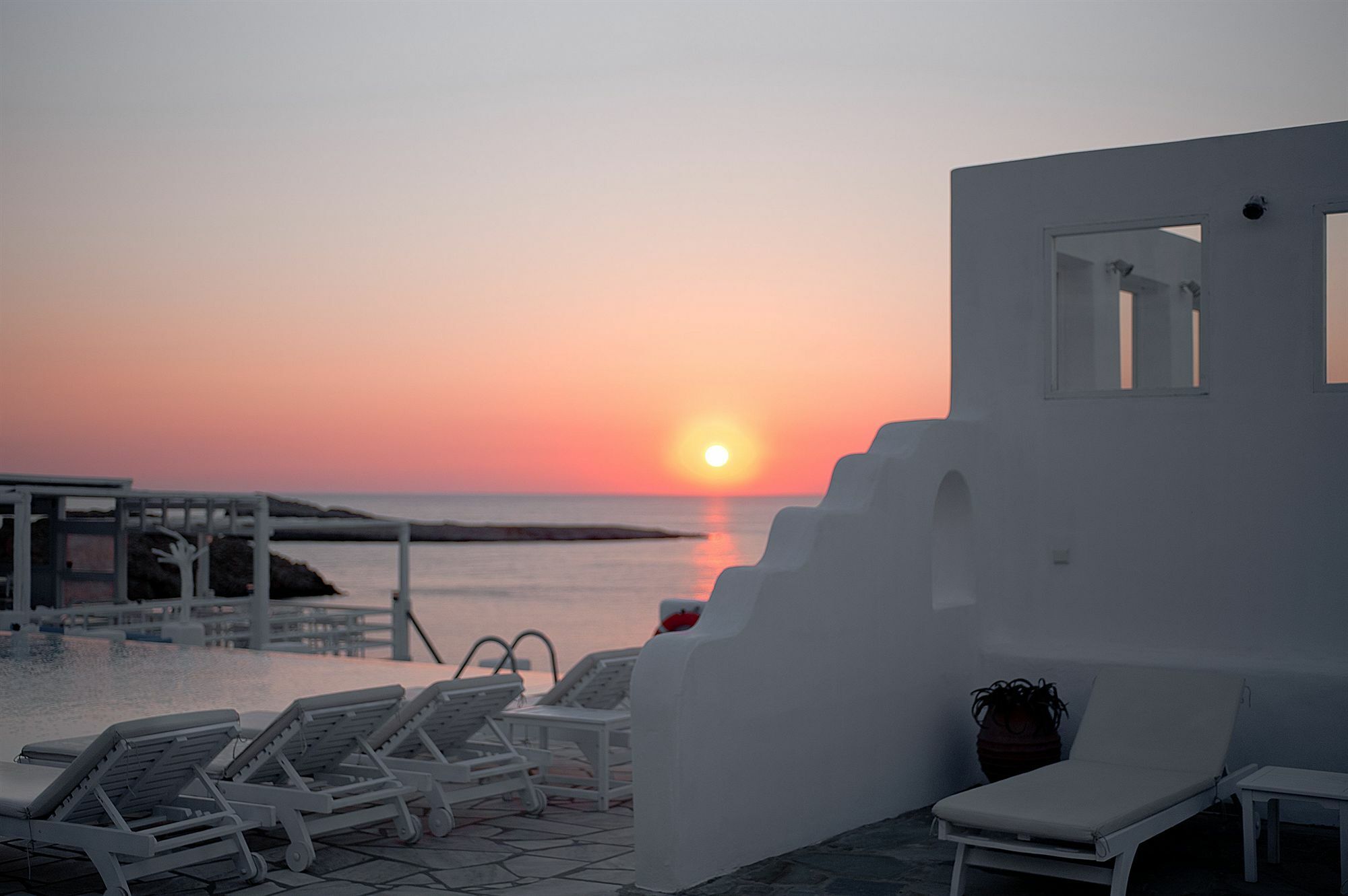 Mykonos Lolita, A Grecotel To Live Mykonos Town