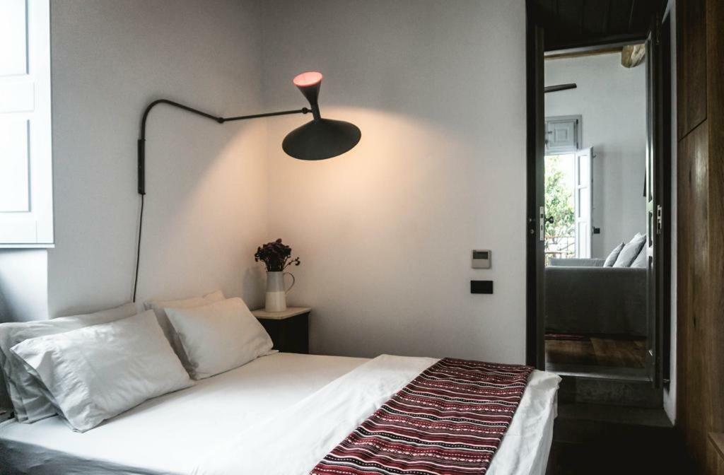 One Manto Square Apartment