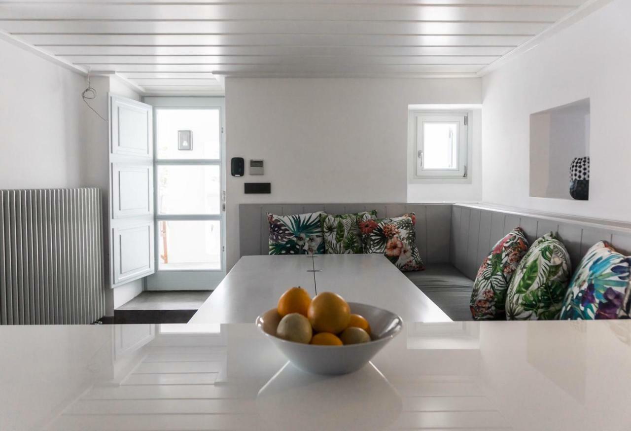 Apartment One Manto Square
