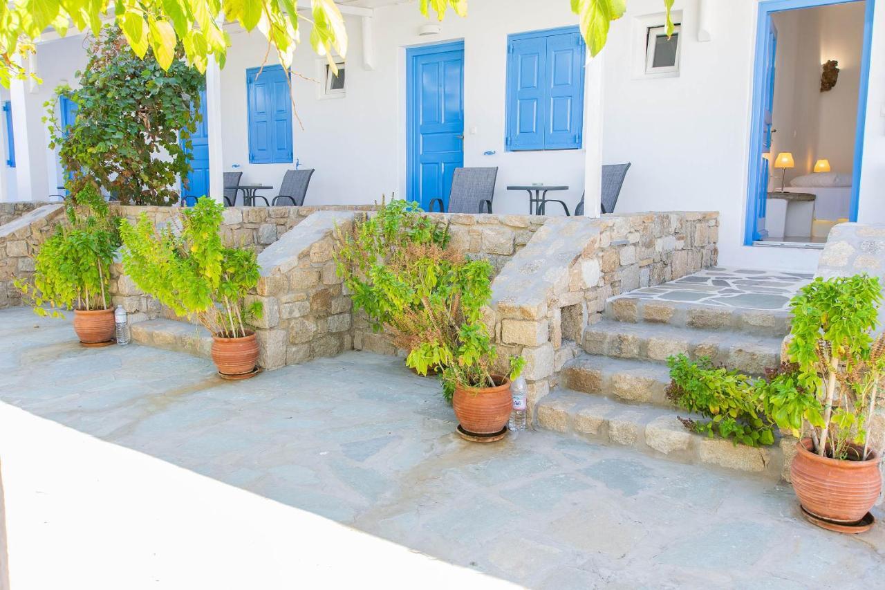 Mykonos Vouniotis * Mykonos Town
